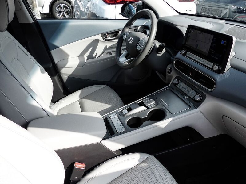 Gebraucht Hyundai Kona Premium 150 kW (204 PS) 2021 Phantom black / mic SUV