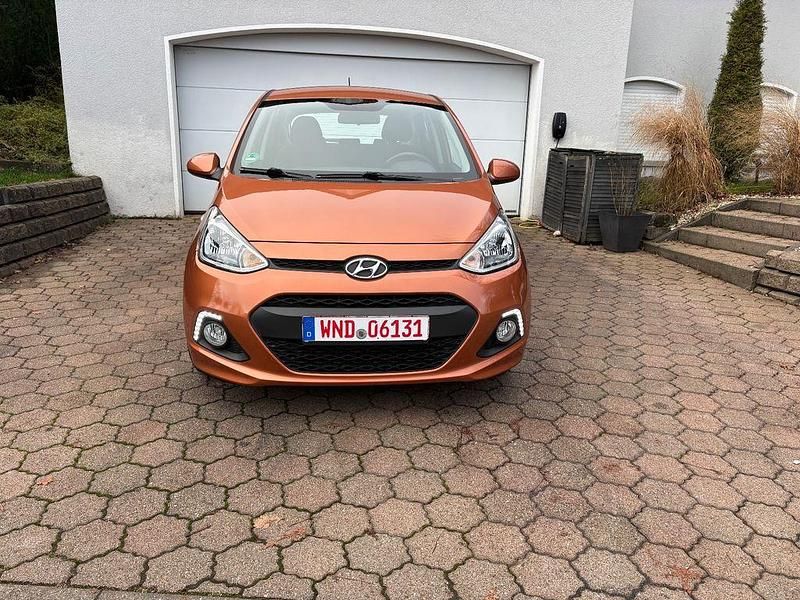 Gebraucht Hyundai i10 Edition 87 PS (63 kW) 2014 Orange Kleinwagen