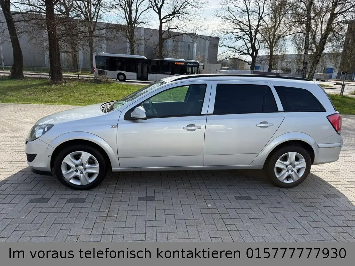 Gebraucht Opel Astra 116 PS (85 kW) 2012 Grau Kombi