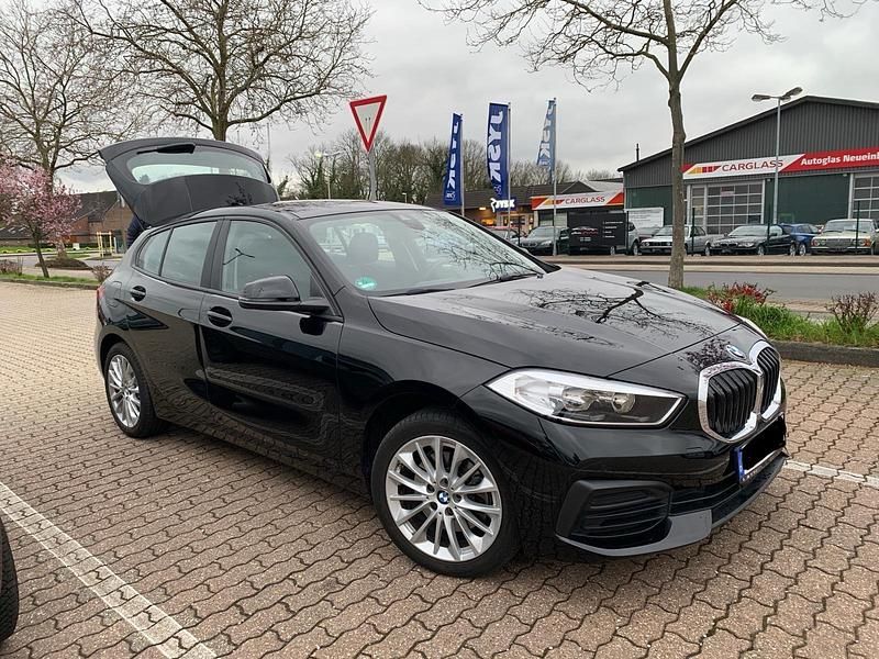Schwarz Gebraucht 2020 BMW 118 Kleinwagen | 16.500 € (Fairer Preis) - Bild 1/4