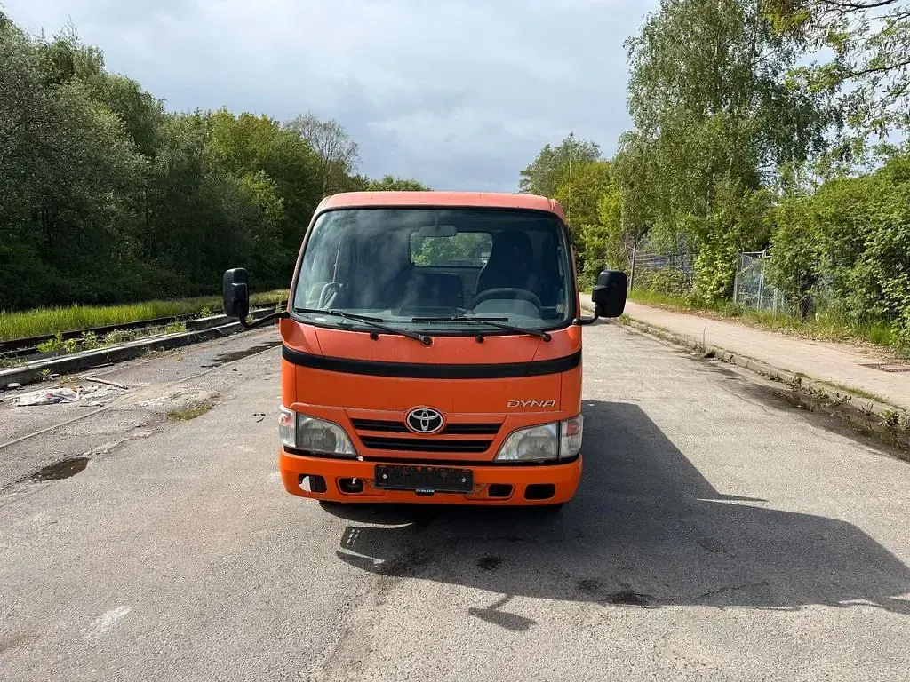 Gebraucht Toyota Dyna 109 PS (80 kW) 2010 Orange Pickup