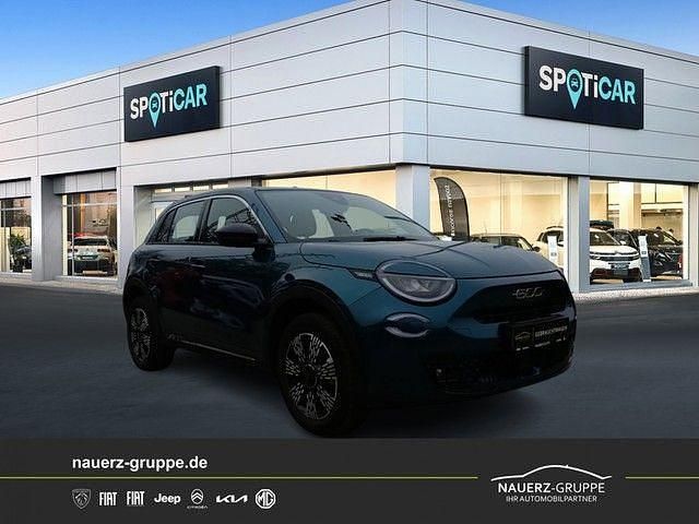 Gebraucht Fiat 600 Basis 101 PS (74 kW) 2024 Grün SUV