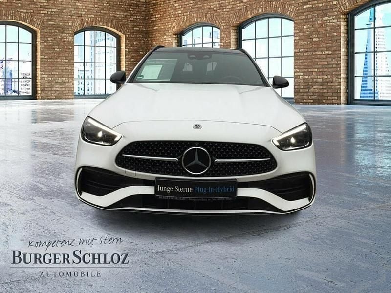 Gebraucht Mercedes C300e AMG 313 PS (230 kW) 2022 Unilack polarweiß Kombi