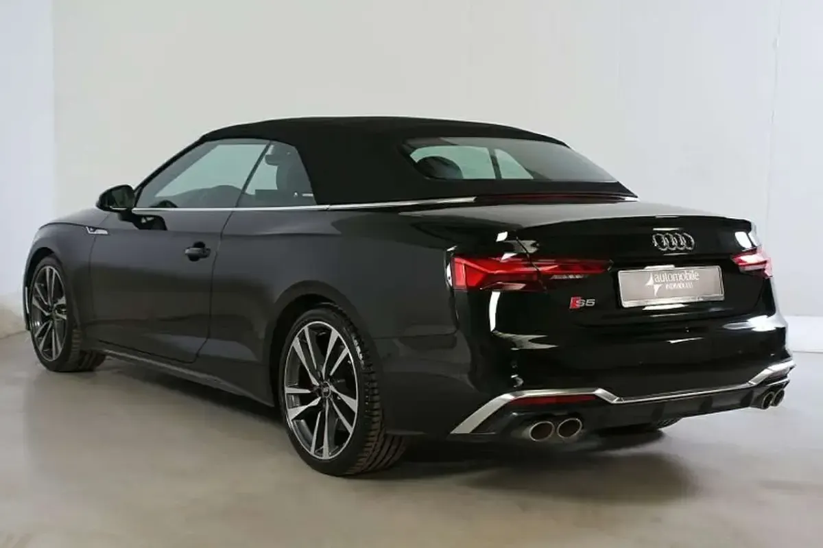 Gebraucht Audi S5 Cabriolet Sport 354 PS (260 kW) 2024 Mythos black (metallic) Cabrio