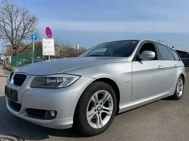 Gebraucht BMW 318 Sport Line 143 PS (105 kW) 2010 Silver metallic Kombi
