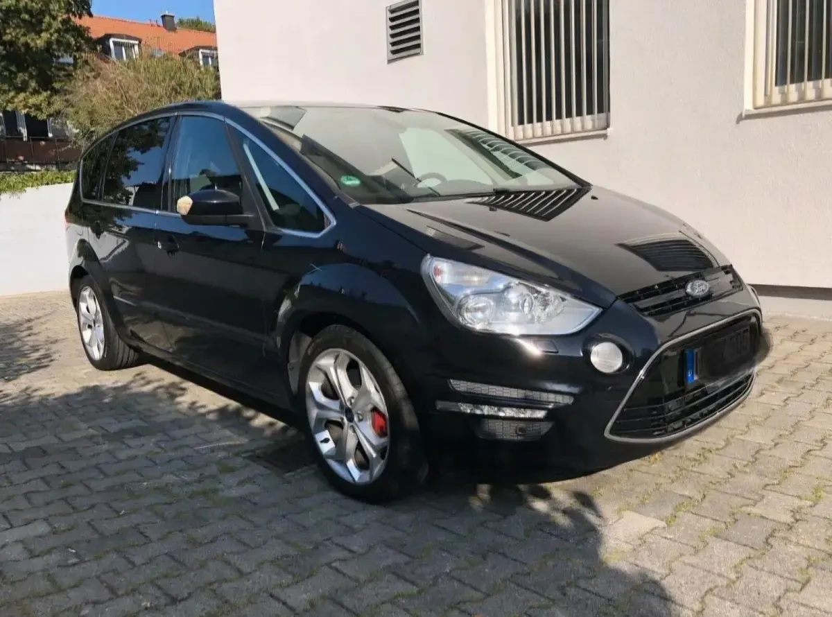 Gebraucht Ford S-MAX Titanium 203 PS (149 kW) 2010 Schwarz Van / Kleinbus