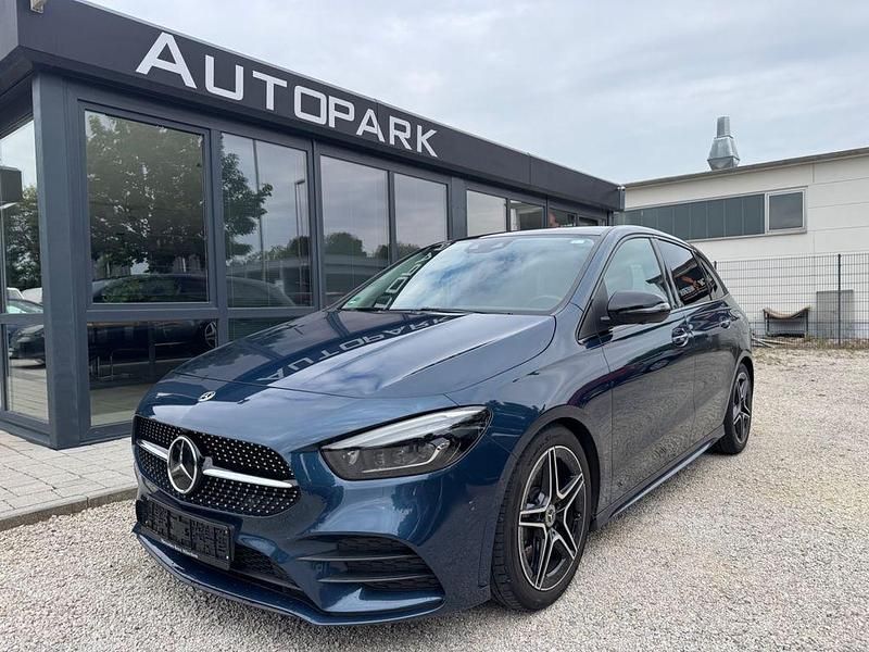 Blau Gebraucht 2020 Mercedes B220 AMG line Van / Kleinbus | 22.900 € (Fairer Preis) - Bild 1/4