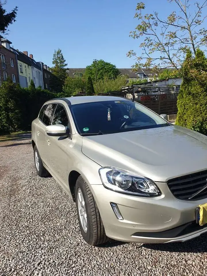 Gebraucht Volvo XC60 150 PS (110 kW) 2016 Braun SUV