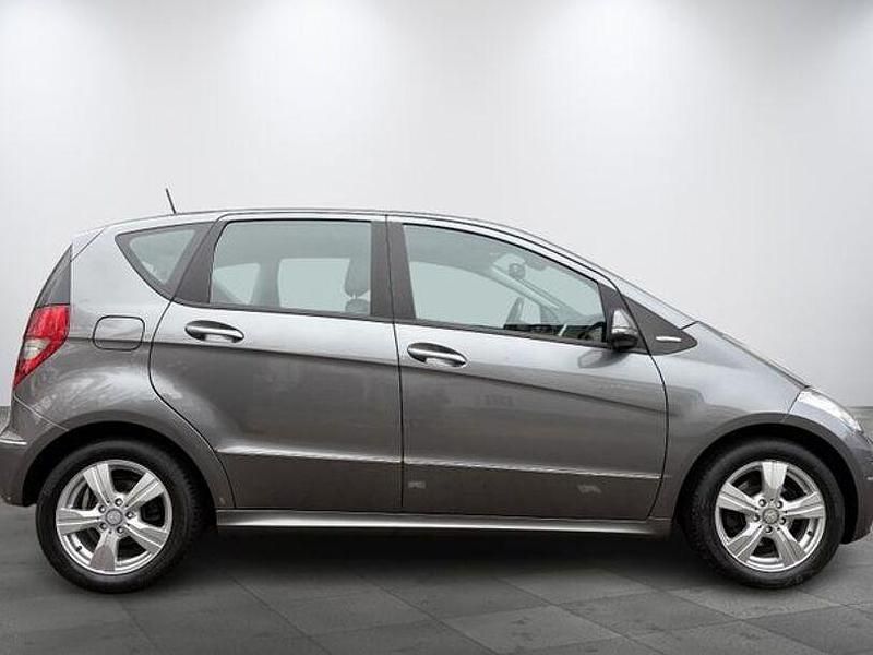 Gebraucht Mercedes A160 95 PS (69 kW) 2011 Grau Limousine