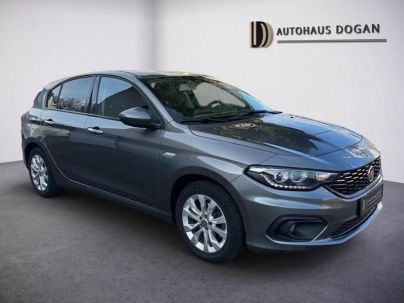 Gebraucht Fiat Tipo Lounge 120 PS (88 kW) 2016 Grau Limousine