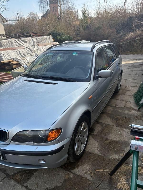 Gebraucht BMW 320 150 PS (110 kW) 2002 Silber Kombi