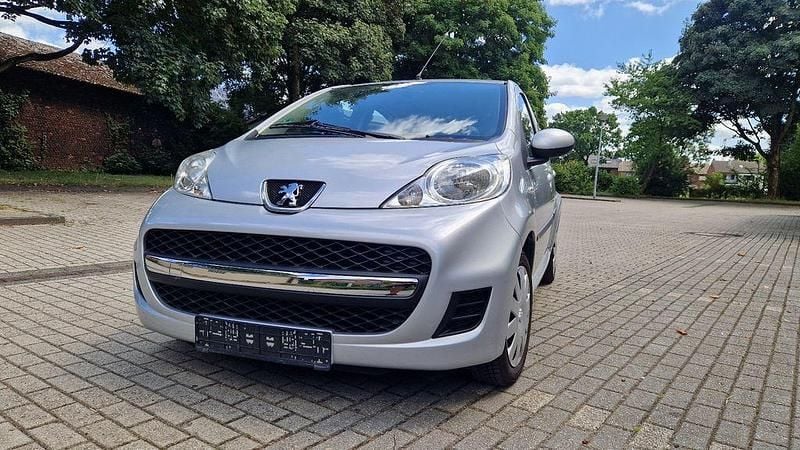 Silber Gebraucht 2010 Peugeot 107 Filou Kleinwagen | 3.450 € (Fairer Preis) - Bild 1/4