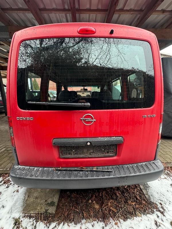 Gebraucht Opel Combo 71 PS (52 kW) 2005 Rot Van / Kleinbus