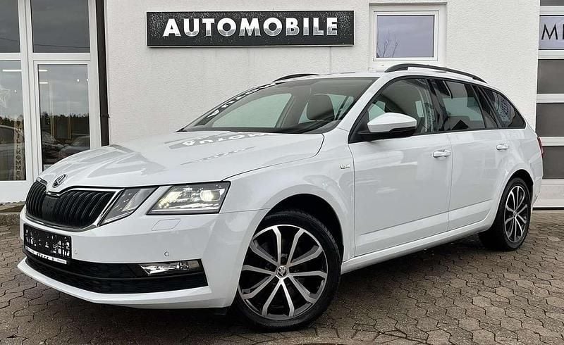 Weiß Gebraucht 2019 Skoda Octavia Soleil Kombi | 18.979 € (Guter Preis) - Bild 1/4