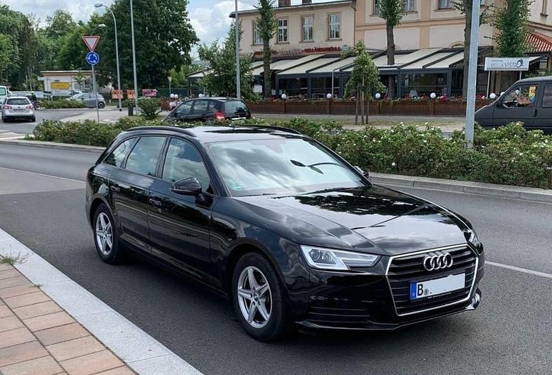 Schwarz Gebraucht 2018 Audi A4 Kombi | 13.990 € (Fairer Preis) - Bild 1/4
