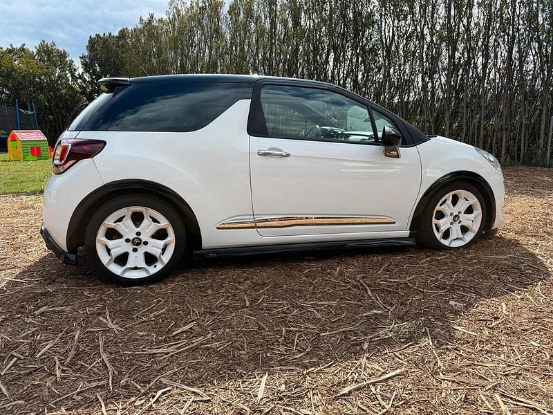 Gebraucht Citroën DS3 115 PS (84 kW) 2013 Weiß Kleinwagen