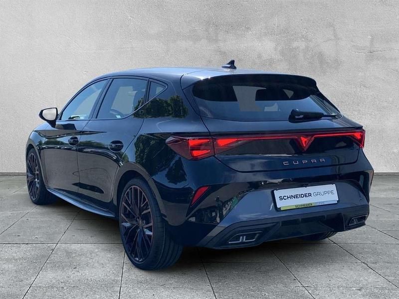 Neu Cupra Leon 150 PS (110 kW) 2025 Midnight schwarz metallic Limousine