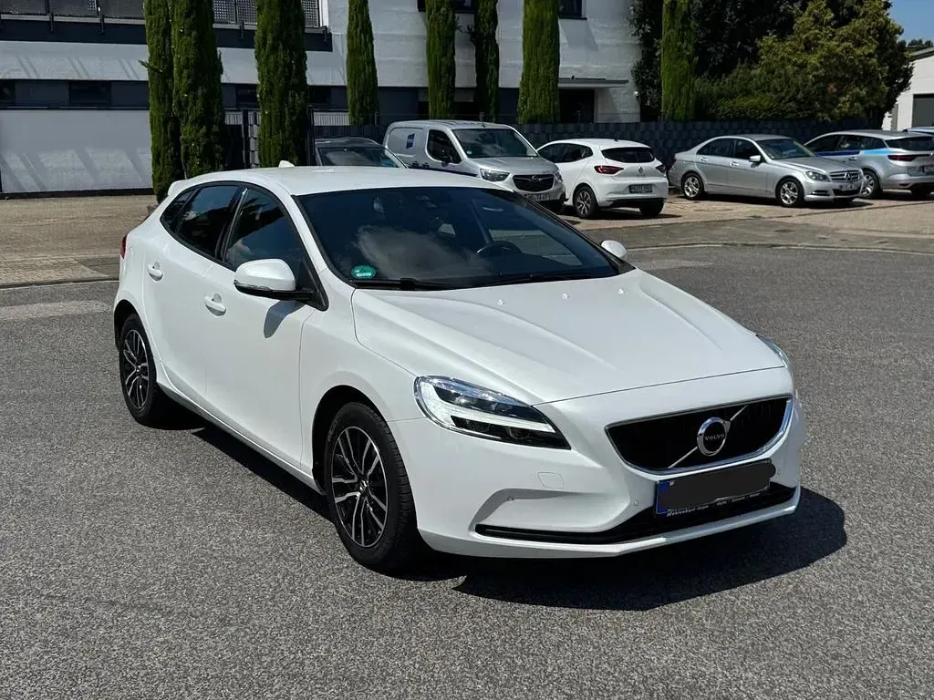 Gebraucht Volvo V40 150 PS (110 kW) 2018 Weiß Limousine
