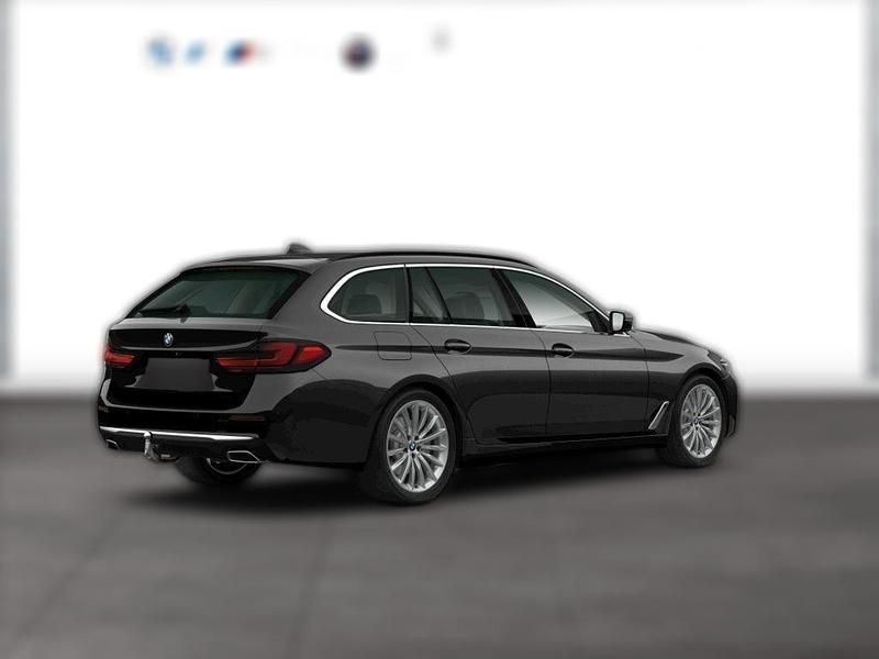 Gebraucht BMW 530 Efficient Dynamics 286 PS (210 kW) 2023 Schwarz metallic Kombi