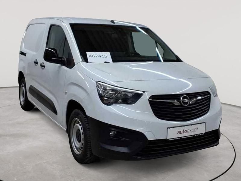 Używany Opel Combo 102 KM (75 kW) 2024 Minivan
