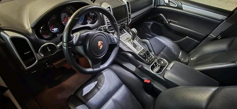 Gebraucht Porsche Cayenne Turbo 500 PS (367 kW) 2010 Weiß SUV