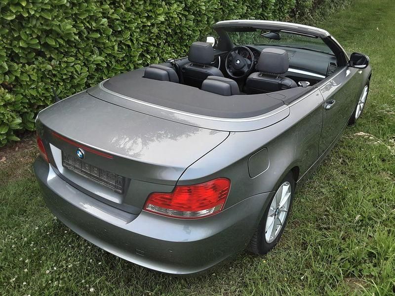 Gebraucht BMW 118 Cabriolet Performance 143 PS (105 kW) 2010 Grau Cabrio