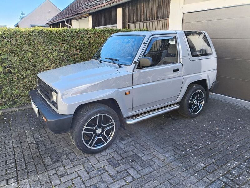 Gebraucht Daihatsu Rocky 95 PS (69 kW) 1992 Grau SUV