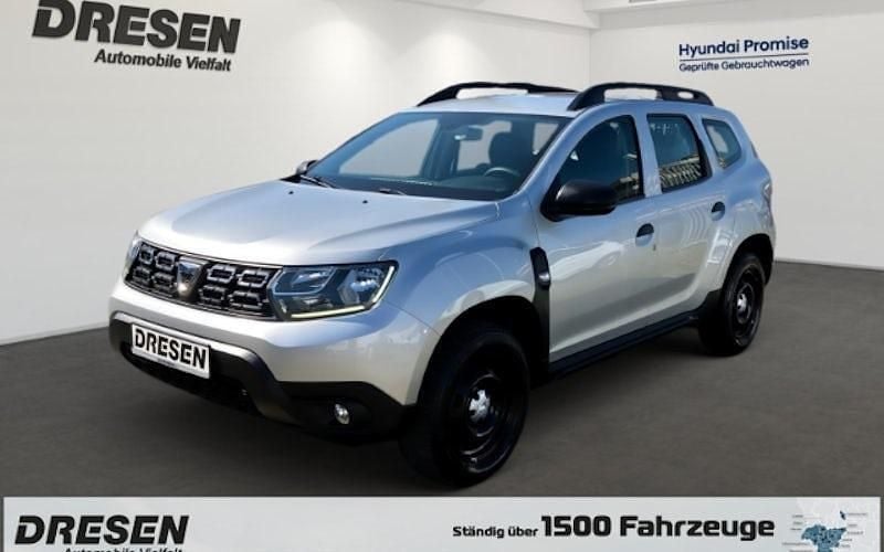 Grau Gebraucht 2018 Dacia Duster Essentiel SUV | 12.500 € (Fairer Preis) - Bild 1/4