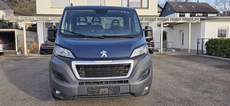 Gebraucht Peugeot Boxer 131 PS (96 kW) 2017 Farbe blau imperial/deckende Van