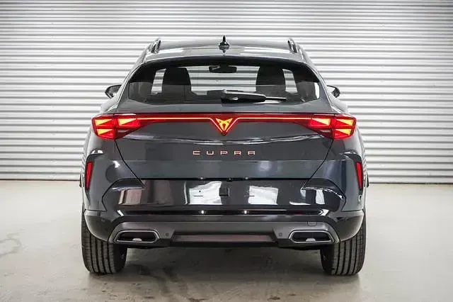 Neu Cupra Formentor 204 PS (150 kW) 2026 Fjord blau uni (9k) fjord blau uni (9k) SUV