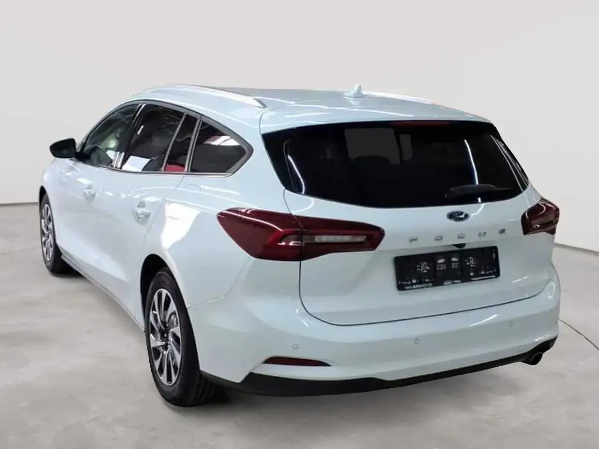 Gebraucht Ford Focus Titanium X 120 PS (88 kW) 2023 Frozen white Kombi