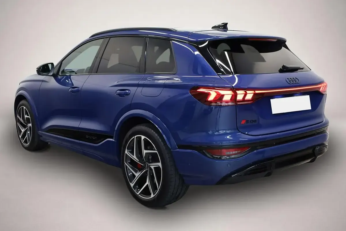 Gebraucht Audi SQ6 e-tron Edition .1 359 kW (489 PS) 2024 Manufacturer SUV