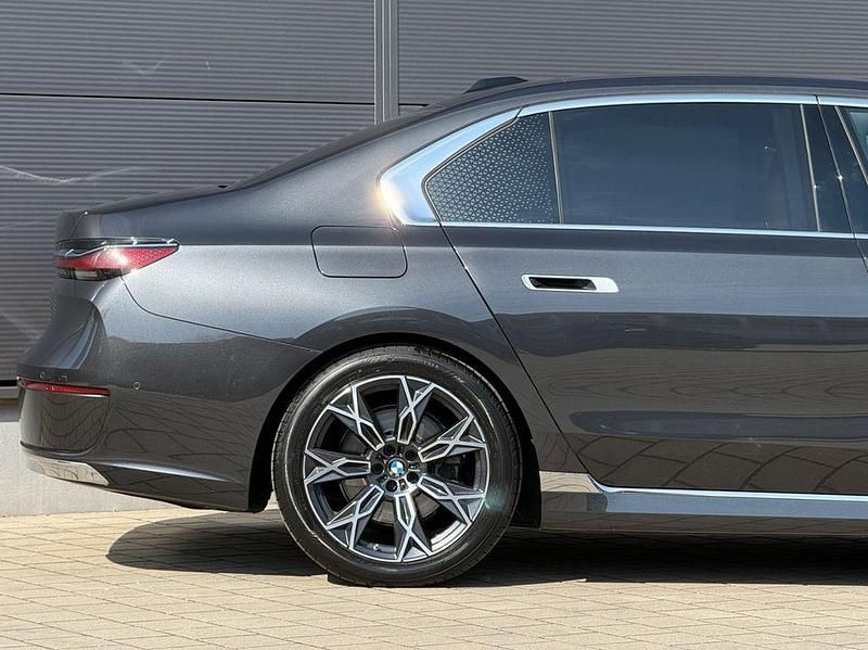 Gebraucht BMW 740 Performance 286 PS (210 kW) 2024 Grau Limousine
