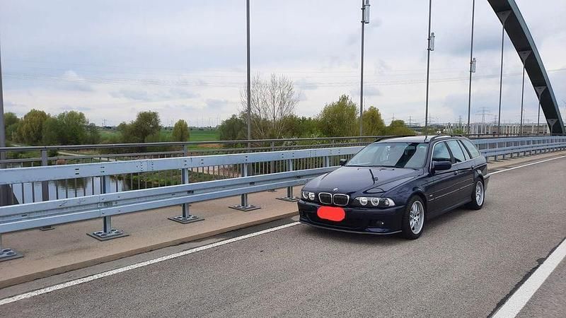 Blau Gebraucht 2000 BMW 540 Comfort Edition Kombi | 5.900 € (Guter Preis) - Bild 1/4