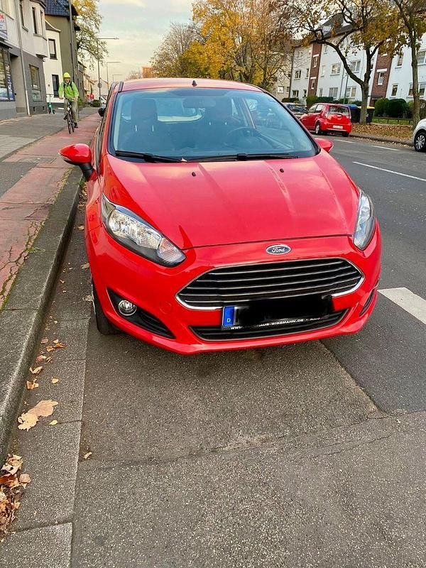 Rot Gebraucht 2014 Ford Fiesta SYNC Edition Kleinwagen | 4.500 € (Guter Preis) - Bild 1/1