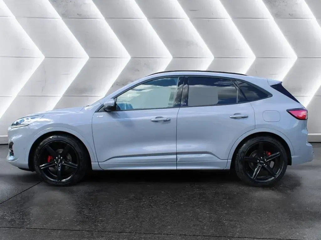 Gebraucht Ford Kuga ST-Line 190 PS (139 kW) 2024 Grau SUV