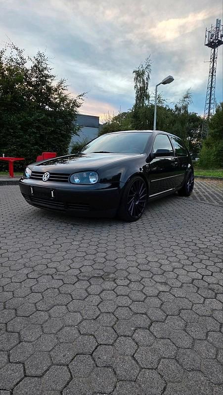Schwarz Gebraucht 2002 VW Golf IV GTI Kleinwagen | 3.000 € (Fairer Preis) - Bild 1/4