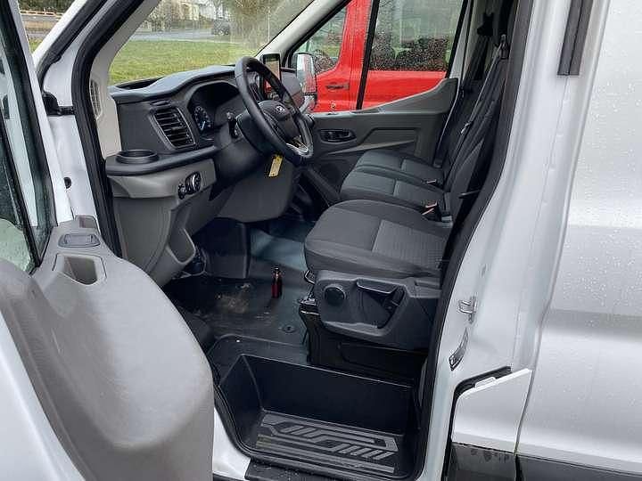 Gebraucht Ford Transit Trend 131 PS (96 kW) 2024 Weiß Van