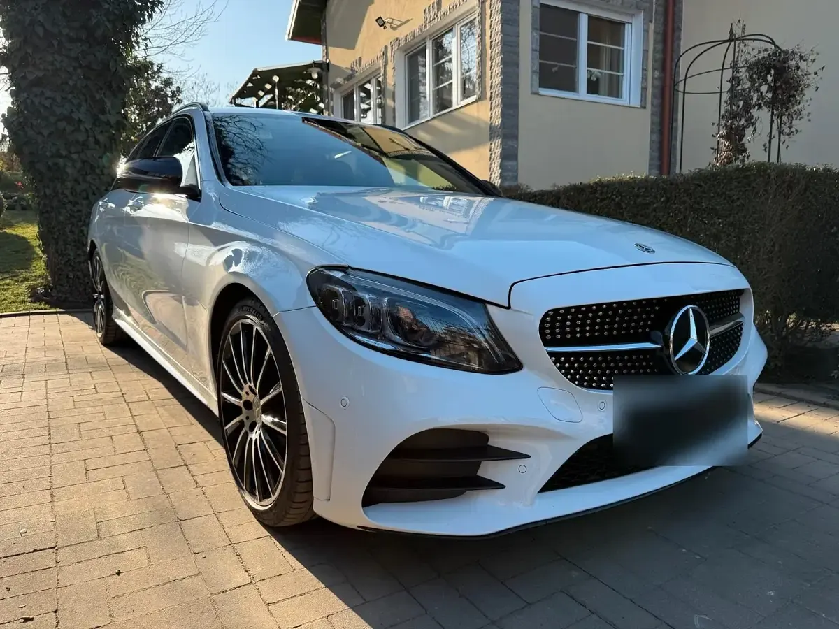 Gebraucht Mercedes C220 AMG 194 PS (142 kW) 2019 Weiß Kombi