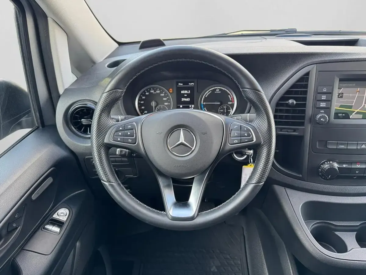 Gebraucht Mercedes e-Vito 62 kW (85 PS) 2023 Silber Van