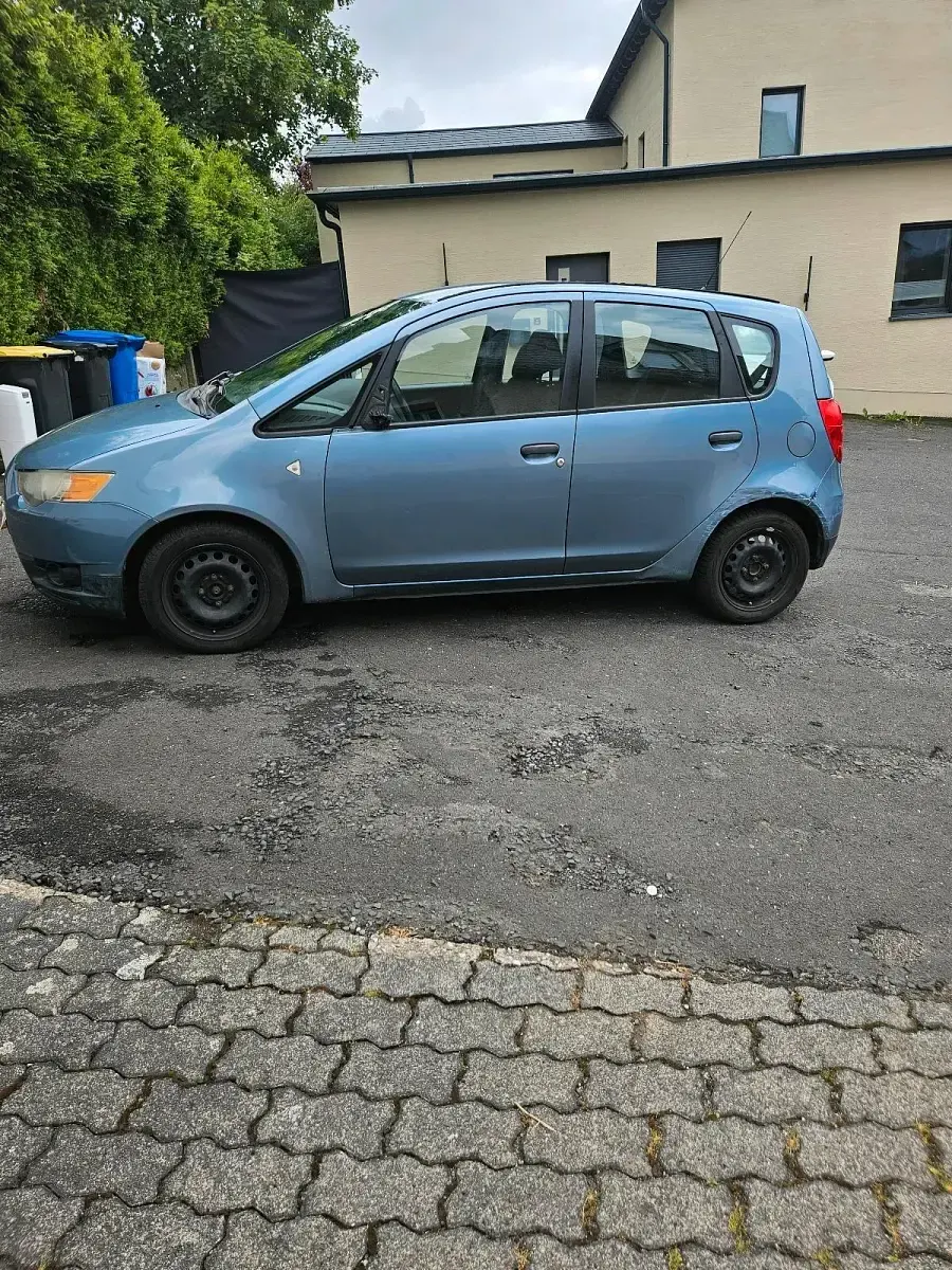 Gebraucht Mitsubishi Colt 75 PS (55 kW) 2009 Blau Kleinwagen