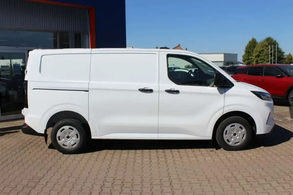 Neu Ford Transit Custom Trend 110 PS (80 kW) 2025 Weiß Van / Kleinbus