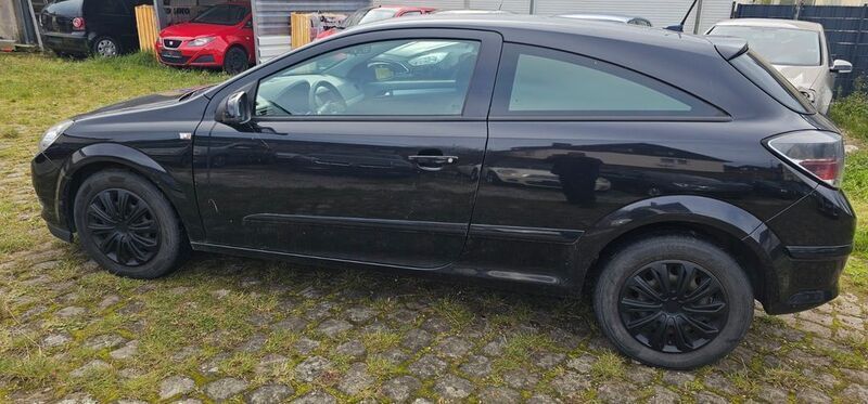 Gebraucht Opel Astra GTC Edition 101 PS (74 kW) 2005 Schwarz Coupé