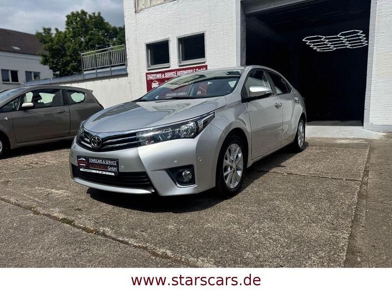 Silber Gebraucht 2014 Toyota Corolla Limousine | 16.450 € (Teuer) - Bild 1/4