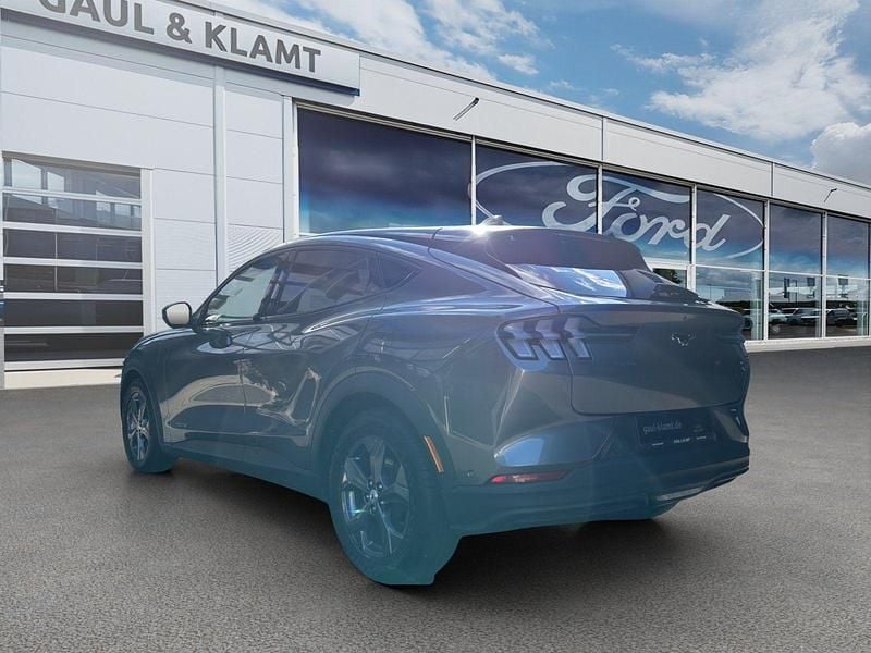 Gebraucht Ford Mustang Mach-E Basis 197 kW (269 PS) 2021 Carbonized gray/asher gray SUV