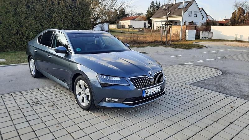 Gebraucht Skoda Superb Style 190 PS (139 kW) 2017 Grau Limousine