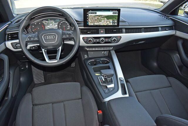 Gebraucht Audi A4 S-Line 163 PS (119 kW) 2024 Schwarz Kombi
