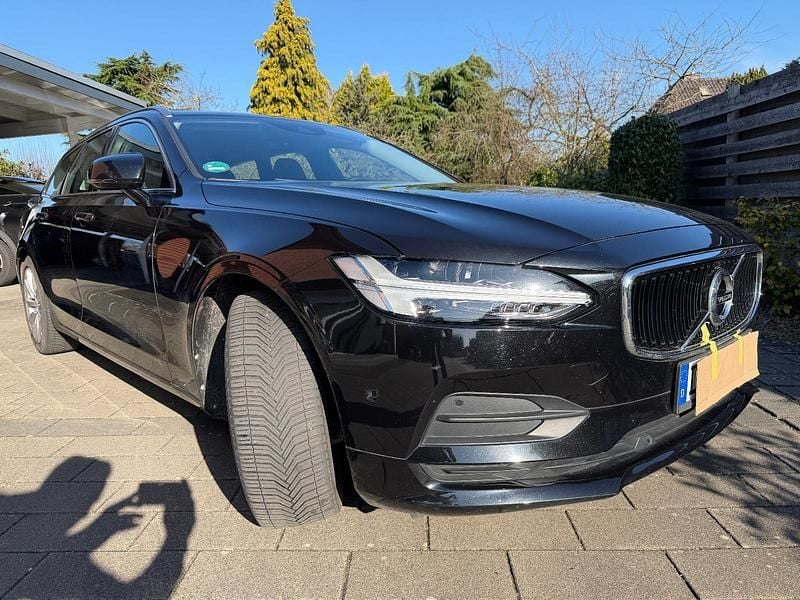 Second-hand Volvo V90 Momentum 190 CP (139 kW) 2017 Negru Break