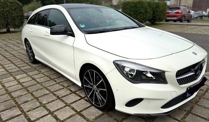 Weiß Gebraucht 2017 Mercedes CLA200 Shooting Brake AMG line Kombi | 16.900 € (Fairer Preis) - Bild 1/4
