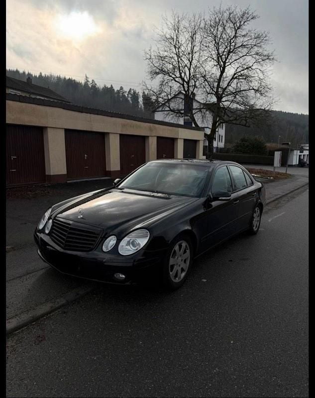 Usata Mercedes E200 184 CV (135 kW) 2009 Nero Berlina
